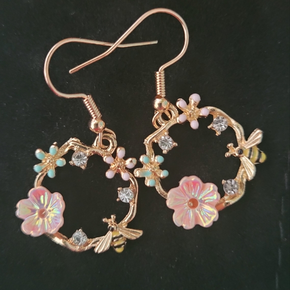 Earrings - Picture 2 of 8